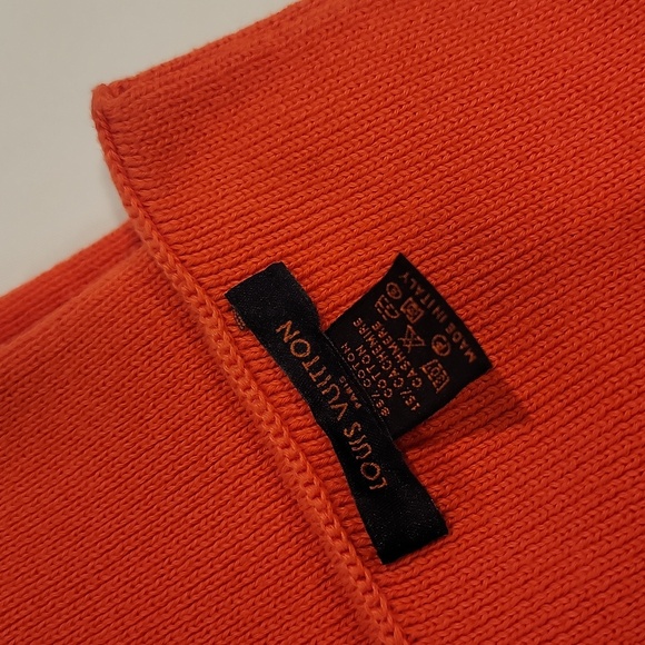Authentic Louis Vuitton reversible scarf - Picture 10 of 11